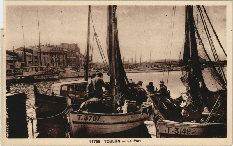 Carte postale ancienne Toulon Le Port France à Toulon