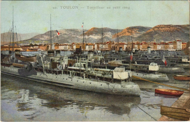 Carte postale ancienne Toulon Torpilleur au petit rang France à Toulon