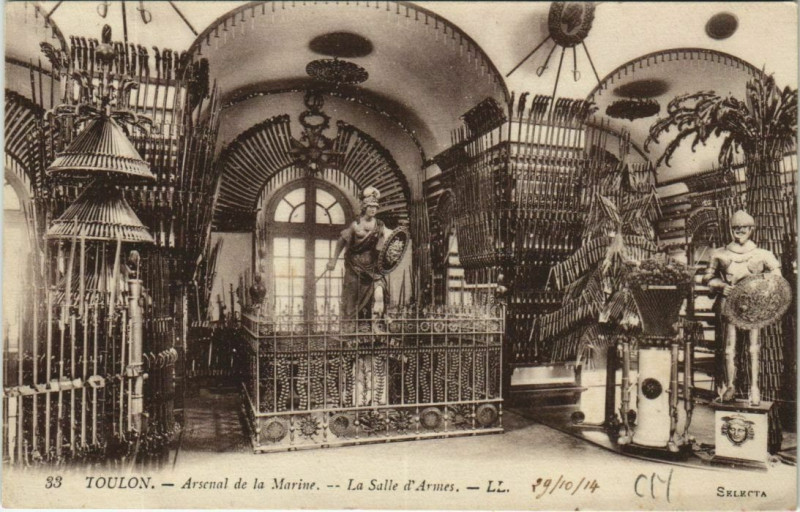 Carte postale ancienne Toulon Arsenal Maritime ,Salle d'Armes France à Toulon