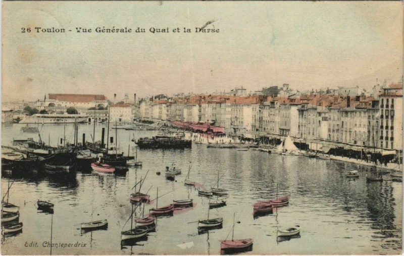 Carte postale ancienne Toulon vue generale du Quai et la Darse France à Toulon