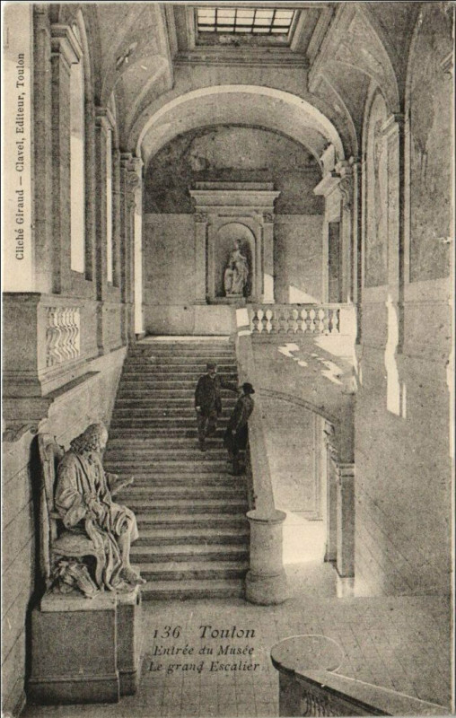 Carte postale ancienne Toulon Entree du Musee ,Le Grand Escalier France à Toulon
