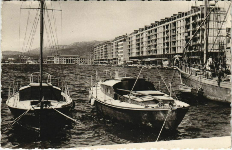Carte postale ancienne Toulon vue d'ensemble des Quais France à Toulon