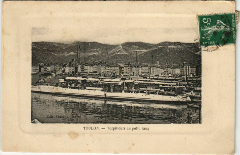 Carte postale ancienne Toulon Torpilleurs au petit rang France à Toulon