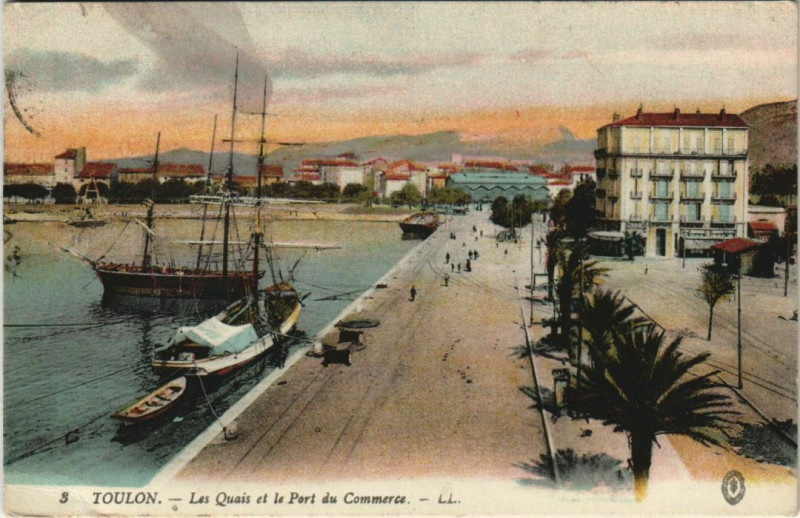 Carte postale ancienne Toulon Les Quais et le Port du Commerce France à Toulon