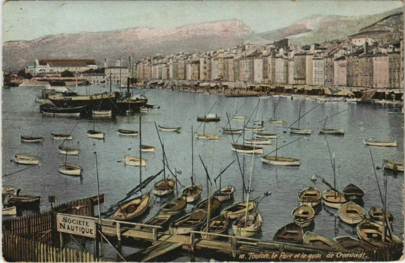 Carte postale ancienne Toulon Le Port et le quai de Cronstadt France à Toulon