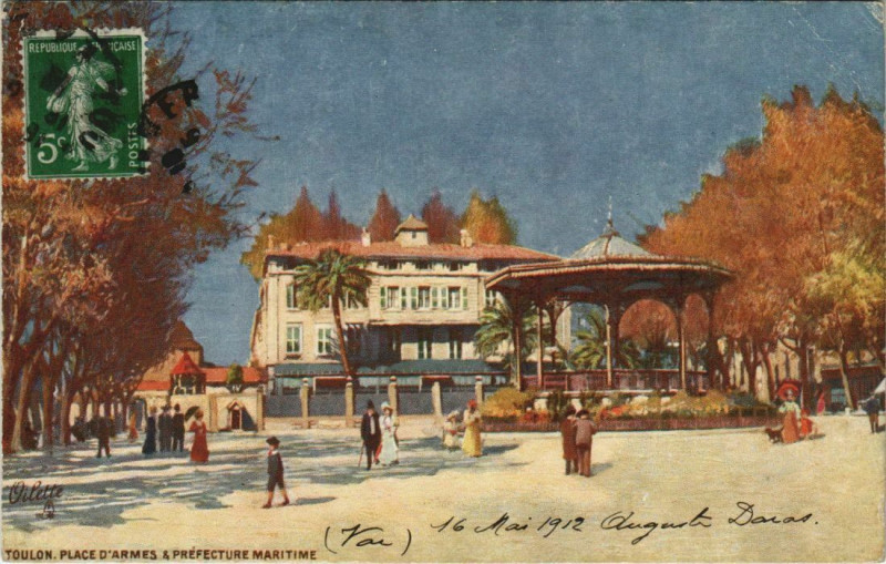Carte postale ancienne Toulon Place d'Armes et Prefecture Maritime France à Toulon