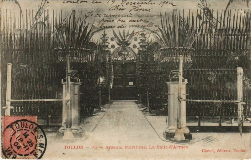 Carte postale ancienne Toulon Arsenal Maritime ,La Salle d'Armes France à Toulon
