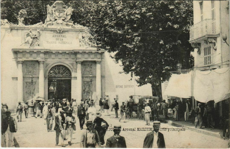 Carte postale ancienne Toulon Arsenal Maritime ,porte principale France à Toulon