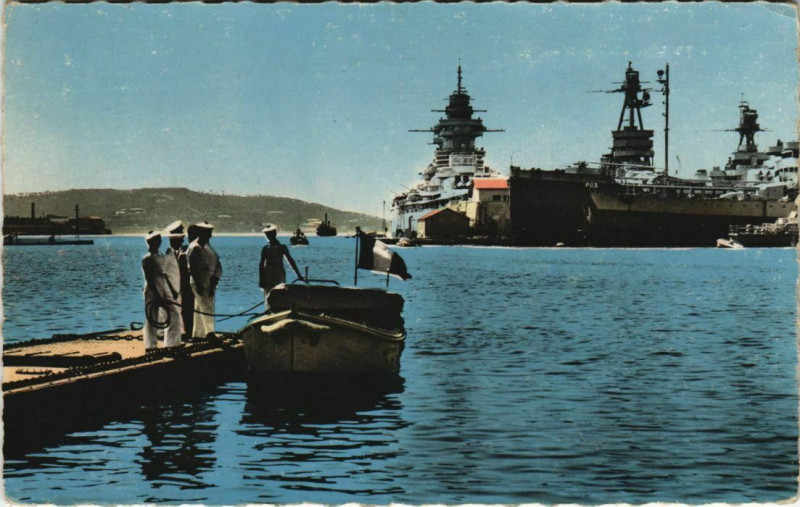 Carte postale ancienne Toulon Le port militaire France à Toulon