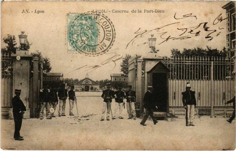 Carte postale ancienne Lyon- Caserne de la Part Dieu France à Lyon