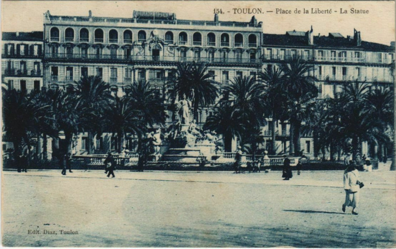 Carte postale ancienne Toulon Place de la Liberte ,La Statue France à Toulon