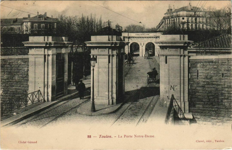 Carte postale ancienne Toulon La Porte Notre Dame France à Toulon