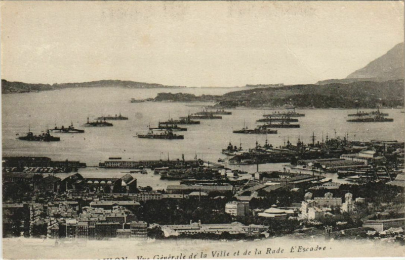 Carte postale ancienne Toulon vue generale de la ville et la Rade France à Toulon
