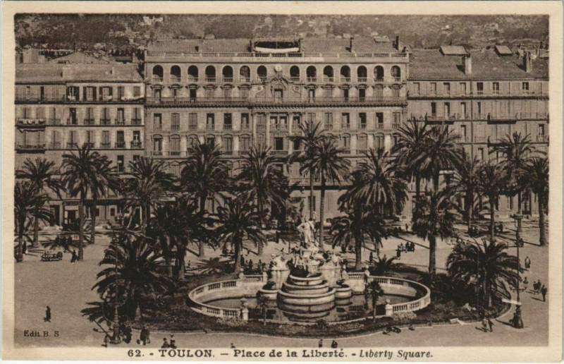 Carte postale ancienne Toulon Place de la Liberte France à Toulon