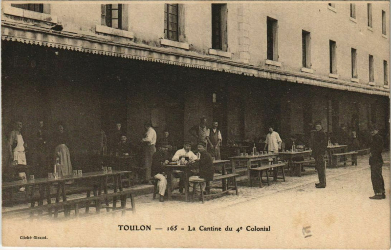 Carte postale ancienne Toulon La Cantine du 4e Colonial France à Toulon