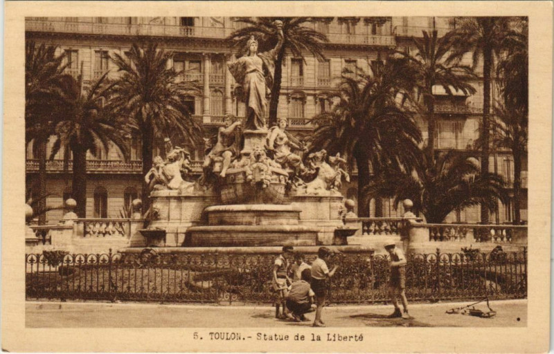 Carte postale ancienne Toulon Statue de la Liberte France à Toulon