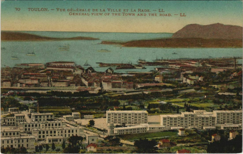 Carte postale ancienne Toulon vue generale de la ville et la Rade France à Toulon
