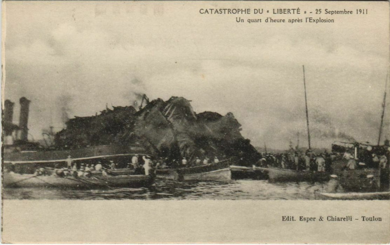 Carte postale ancienne Toulon Catastrophe du Liberte France à Toulon