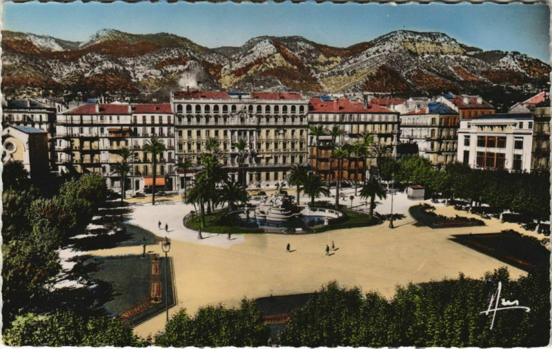 Carte postale ancienne Toulon Place de la Liberte France à Toulon