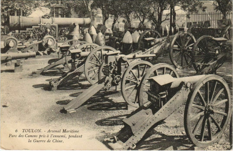 Carte postale ancienne Toulon Arsenal Maritime ,Parc des Canons France à Toulon
