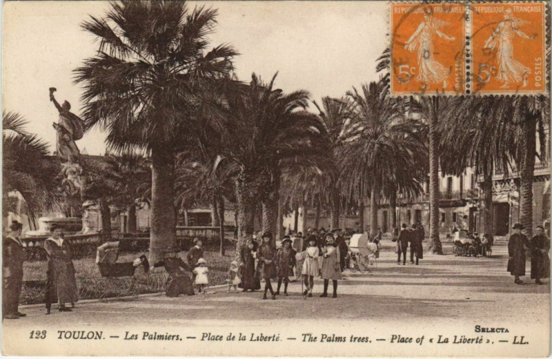 Carte postale ancienne Toulon Les Palmiers ,Place de la Liberte France à Toulon