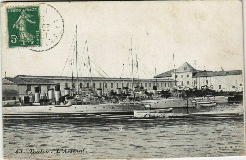 Carte postale ancienne Toulon L'Arsenal France à Toulon