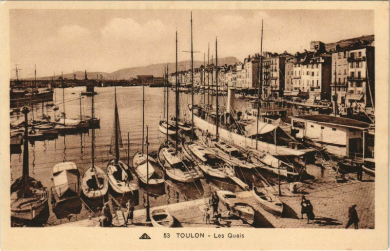 Carte postale ancienne Toulon Les Quais France à Toulon