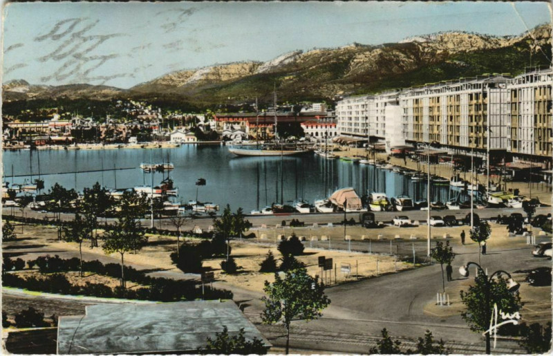 Carte postale ancienne Toulon Quai Stalingrad et le Port France à Toulon