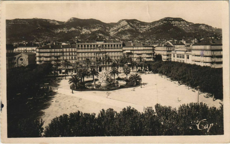 Carte postale ancienne Toulon Place de la Liberte France à Toulon
