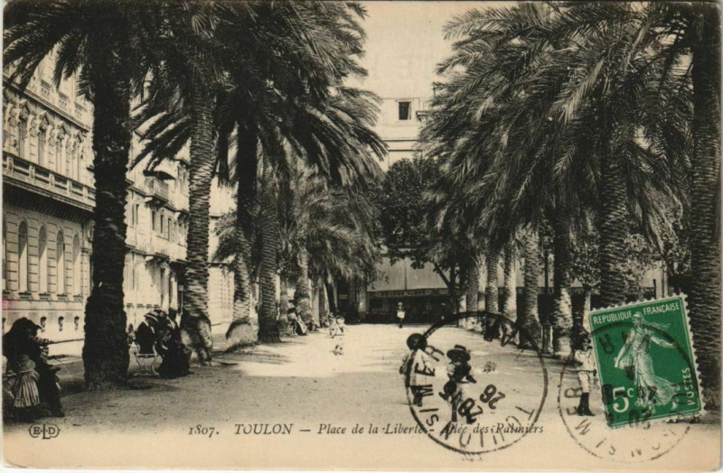 Carte postale ancienne Toulon Place de la Liberte ,Allee des Palmiers France à Toulon