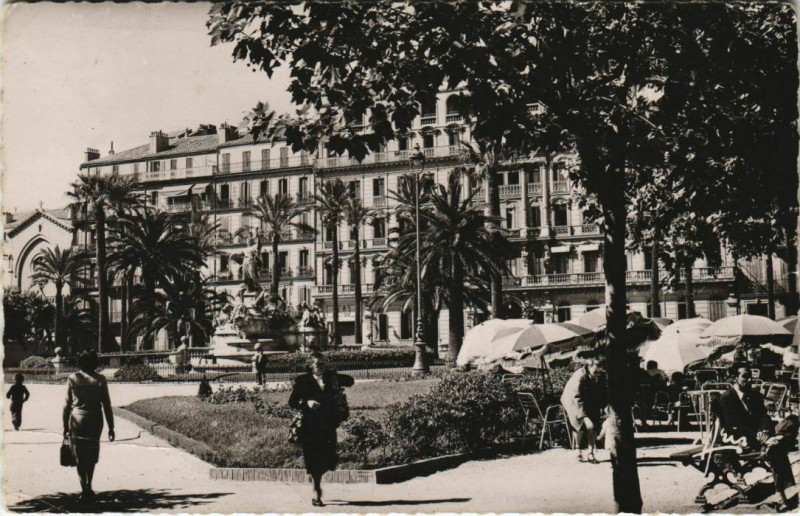 Carte postale ancienne Toulon Place de la Liberte France à Toulon