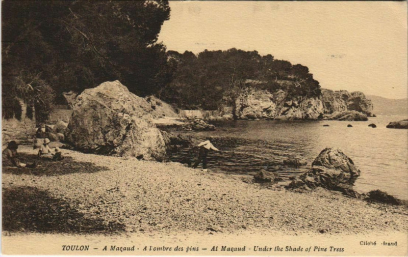 Carte postale ancienne Toulon A Magaud, a l'ombre des pins France à Toulon