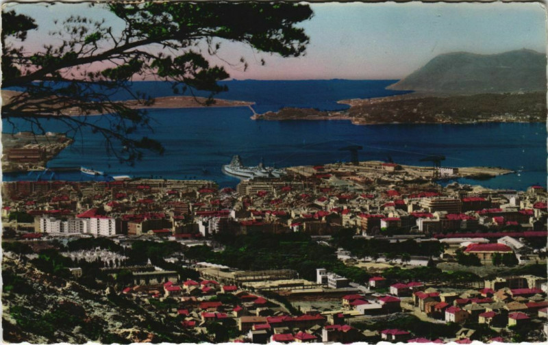Carte postale ancienne Toulon vue generale sur la ville et la rade France à Toulon