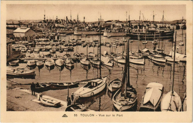 Carte postale ancienne Toulon vue vers le Port France à Toulon