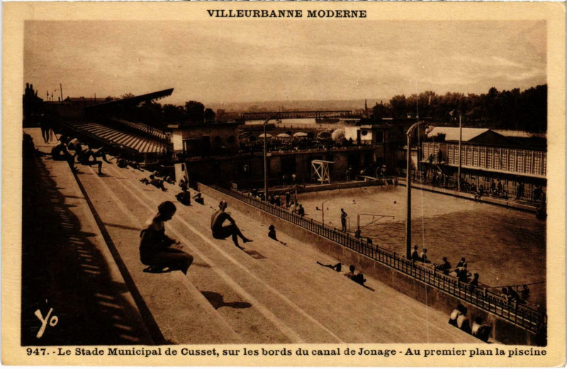 Carte postale ancienne Villeurbanne Moderne La Stade Municipal de Cusset Rhone à Villeurbanne