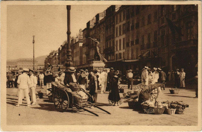 Carte postale ancienne Toulon Sur le Quai de Cronstadt France à Toulon