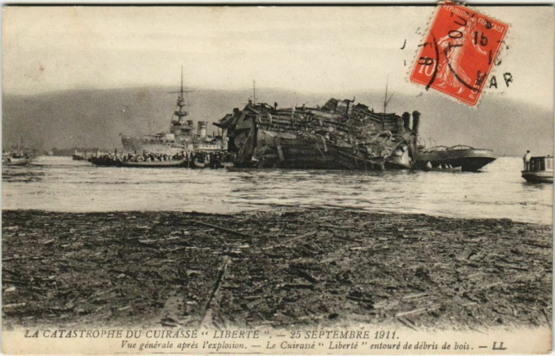 Carte postale ancienne Toulon Catastrophe du Cuirasse Liberte France à Toulon