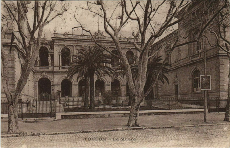 Carte postale ancienne Toulon Le Musee France à Toulon