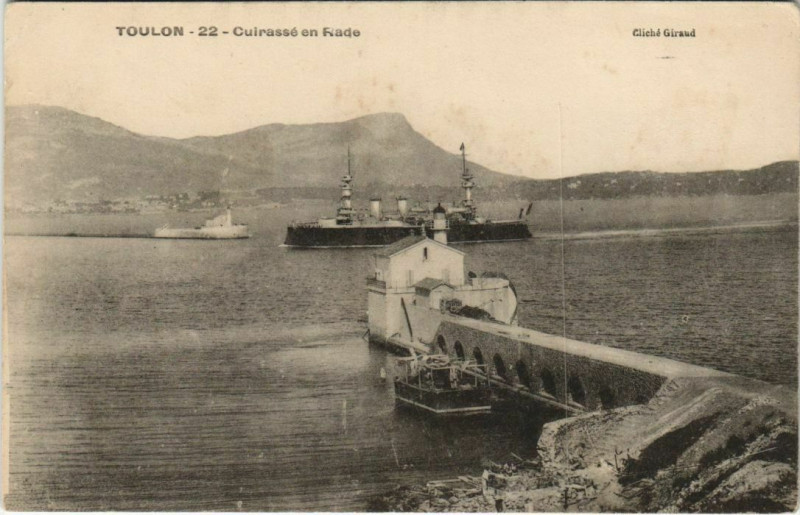 Carte postale ancienne Toulon Cuirasse en Rade France à Toulon