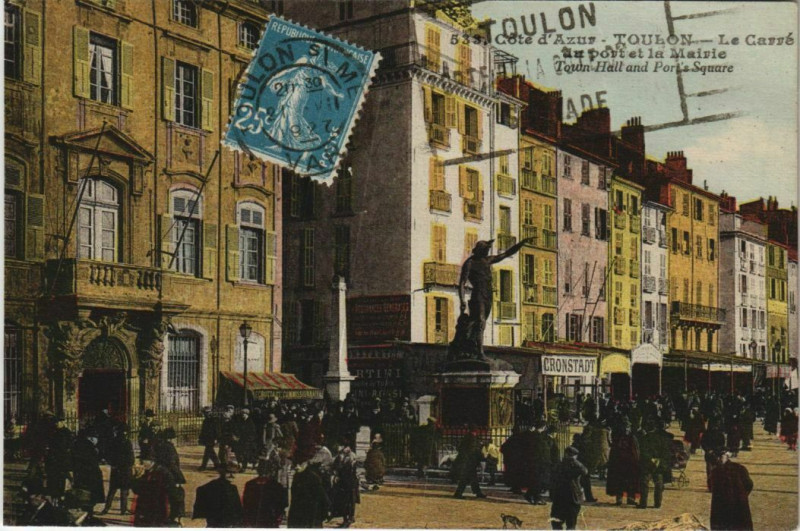 Carte postale ancienne Toulon Le Carre du Port et la Mairie France à Toulon