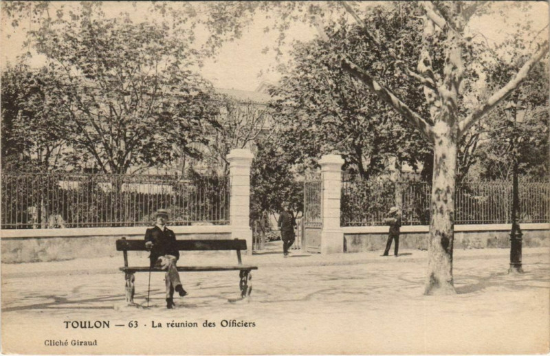 Carte postale ancienne Toulon La reunion des Officiers France à Toulon
