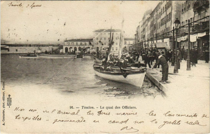 Carte postale ancienne Toulon Le quai des Officiers France à Toulon