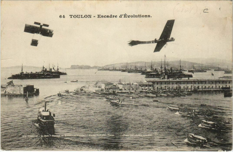 Carte postale ancienne Toulon Escadre d'Evolution France à Toulon