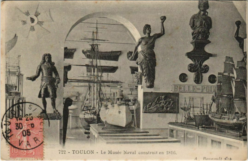 Carte postale ancienne Toulon Le Musee Naval construit en 1816 France à Toulon