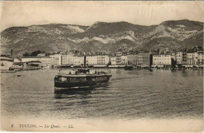 Carte postale ancienne Toulon Les Quais France à Toulon
