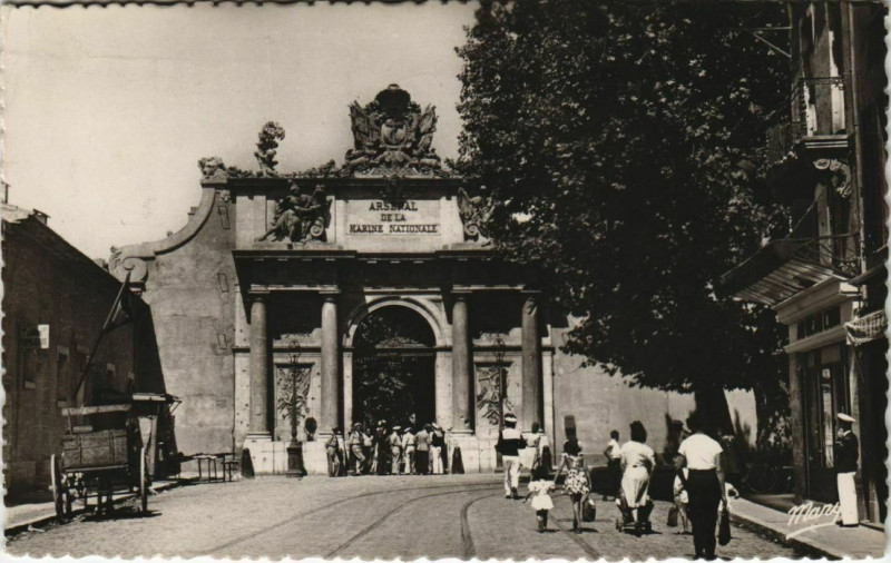 Carte postale ancienne Toulon Porte de l'Arsenal France à Toulon