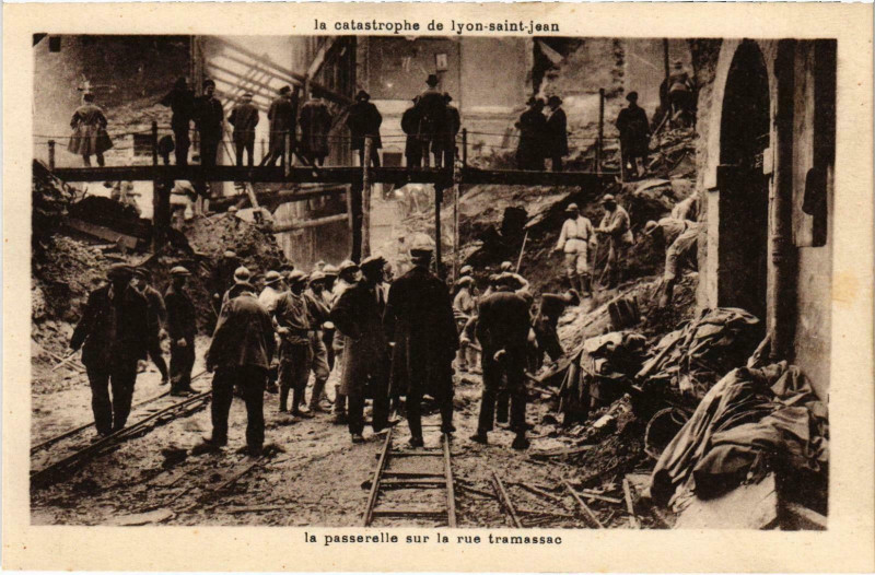 Carte postale ancienne La Catastrophe de Lyon St-Jean Rhone à Lyon