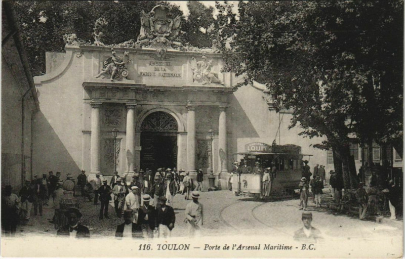 Carte postale ancienne Toulon Porte de l'Arsenal Maritime France à Toulon