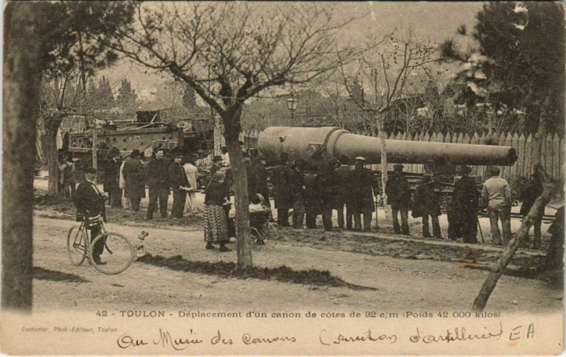 Carte postale ancienne Toulon Deplacement d'un canon France à Toulon