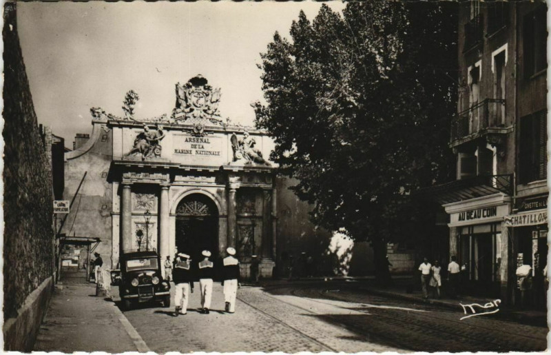Carte postale ancienne Toulon La Porte de l'Arsenal France à Toulon